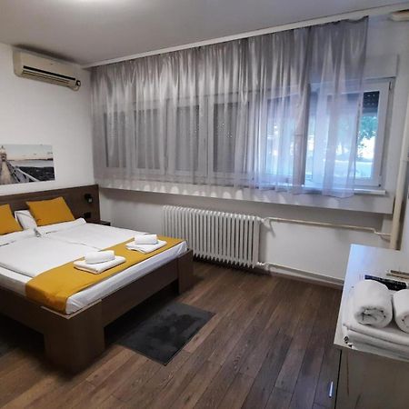 Apartman Pavlovic 1 Dedinje Ngoại thất bức ảnh